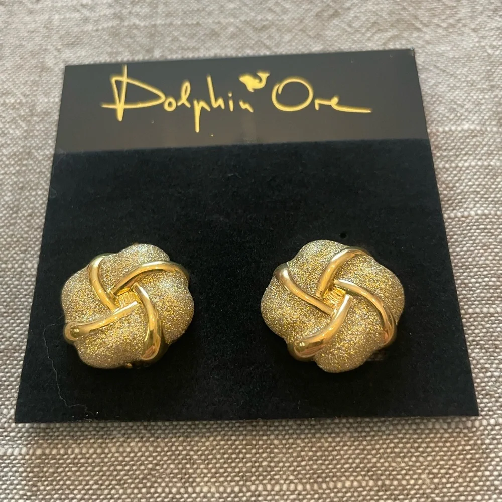 Gold Knot Earrings